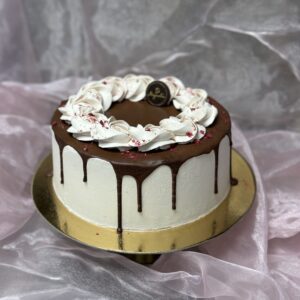 Äitienpäiväkakku 2025