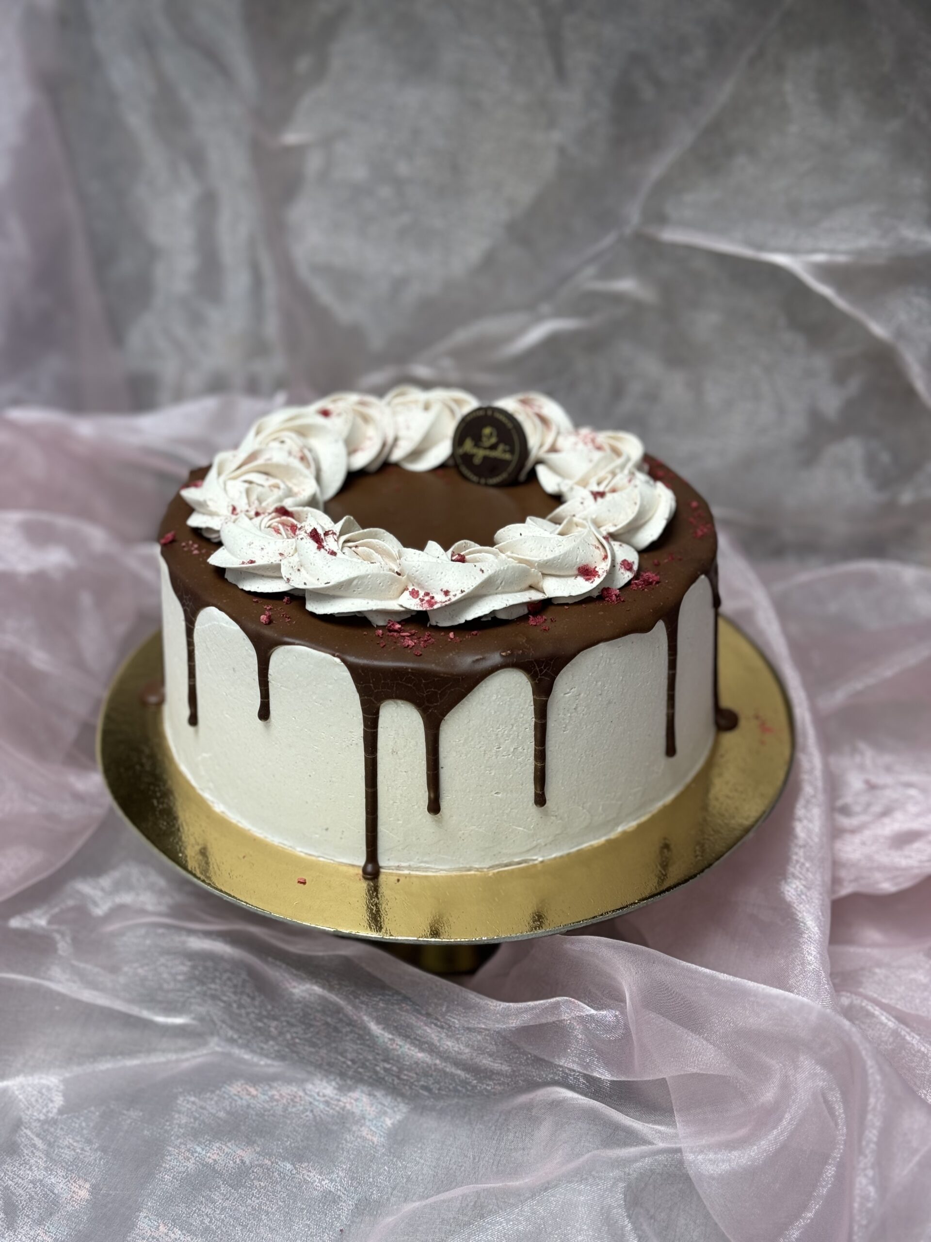 Äitienpäiväkakku 2025