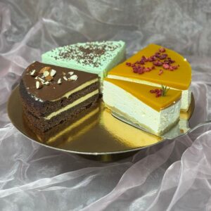 Mix-kakku, 15 hlö (Huom! Tilattavissa vain 30.3.-2.4.26 väliselle ajalle!)